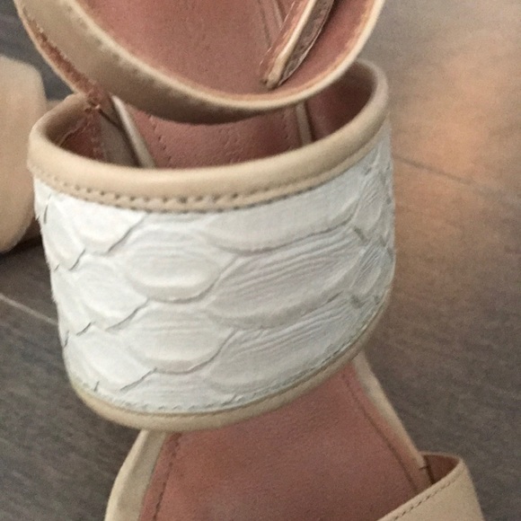 Sigerson Morrison Velcro Strap Sandal Lucite Heel - Picture 6 of 7